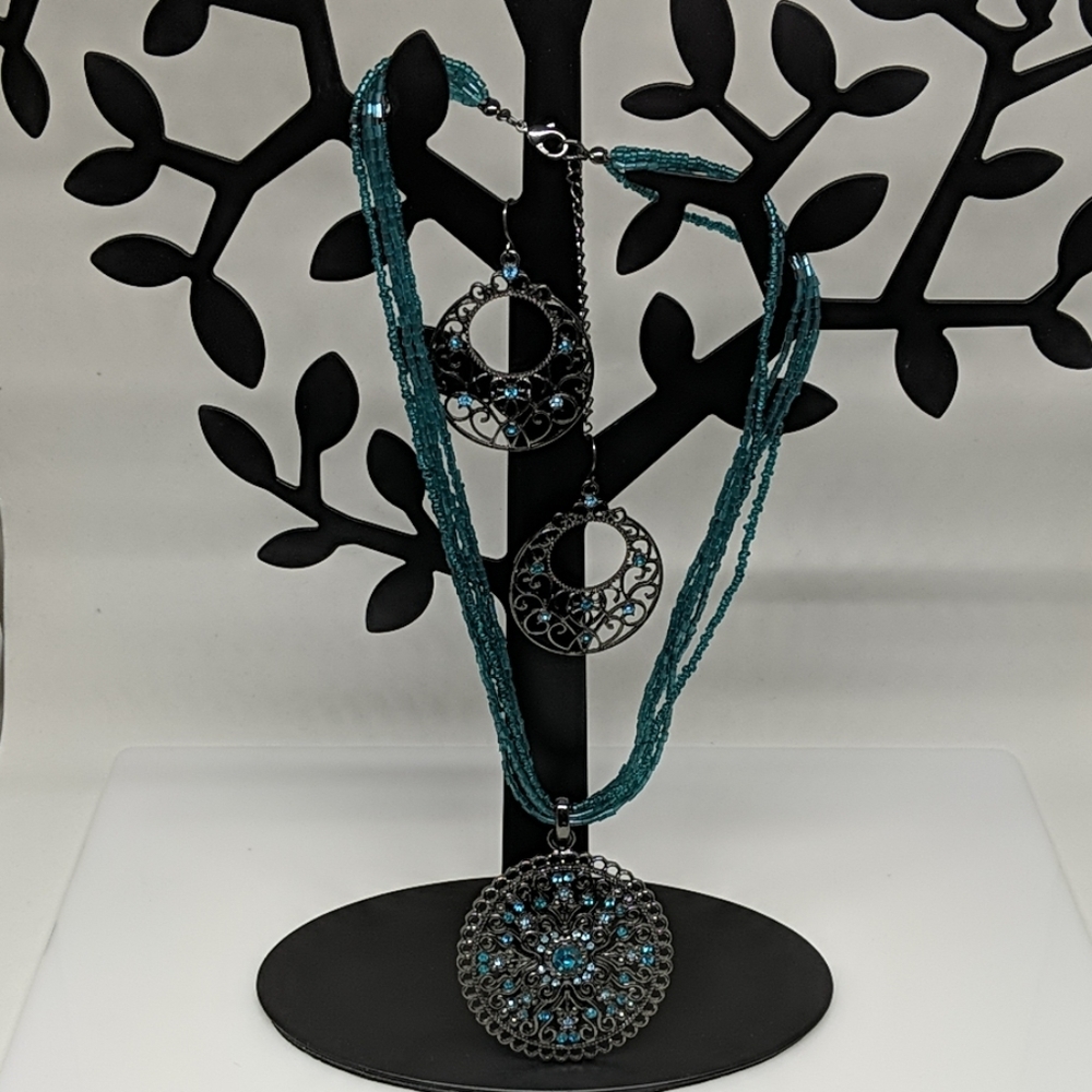 Antique style turquoise necklace and earrings set